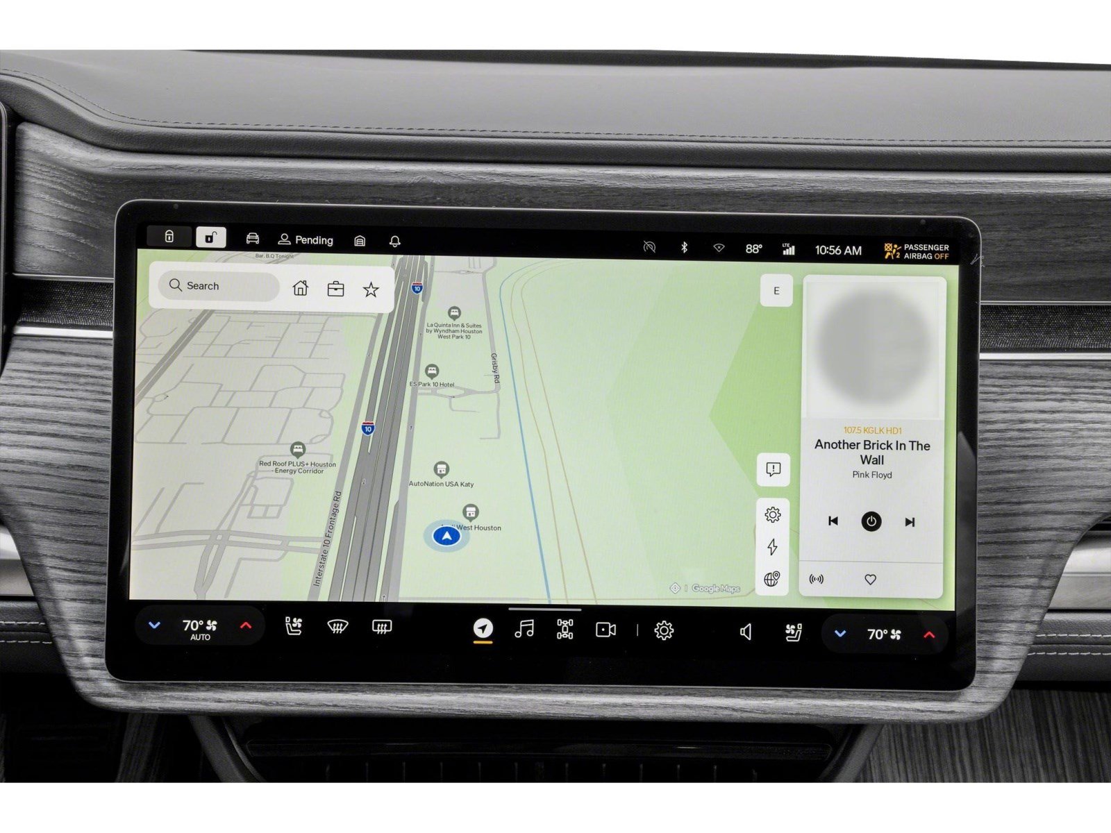 Used 2025 Rivian R1T Adventure Dual AWD/4WD image 11