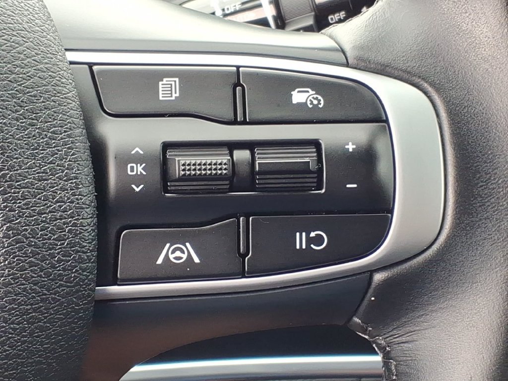 Used 2024 Kia Sportage EX AWD/4WD image 11