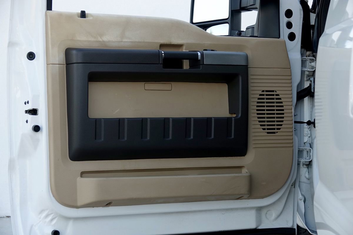 Used 2015 Ford F250 Lariat w/ Chrome Package image 23