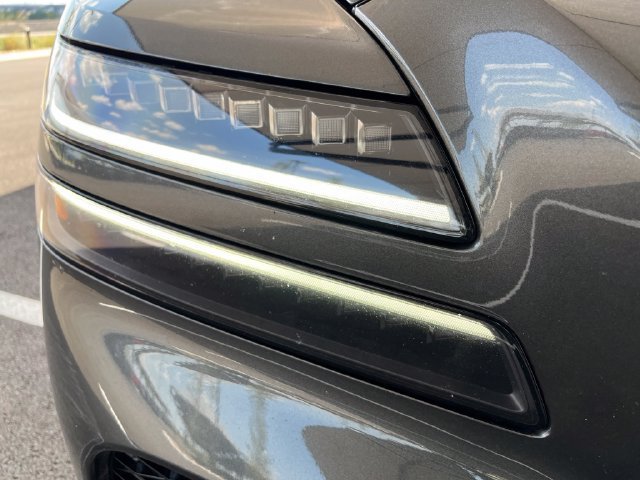 Certified 2025 Genesis GV80 2.5T Standard AWD/4WD image 13