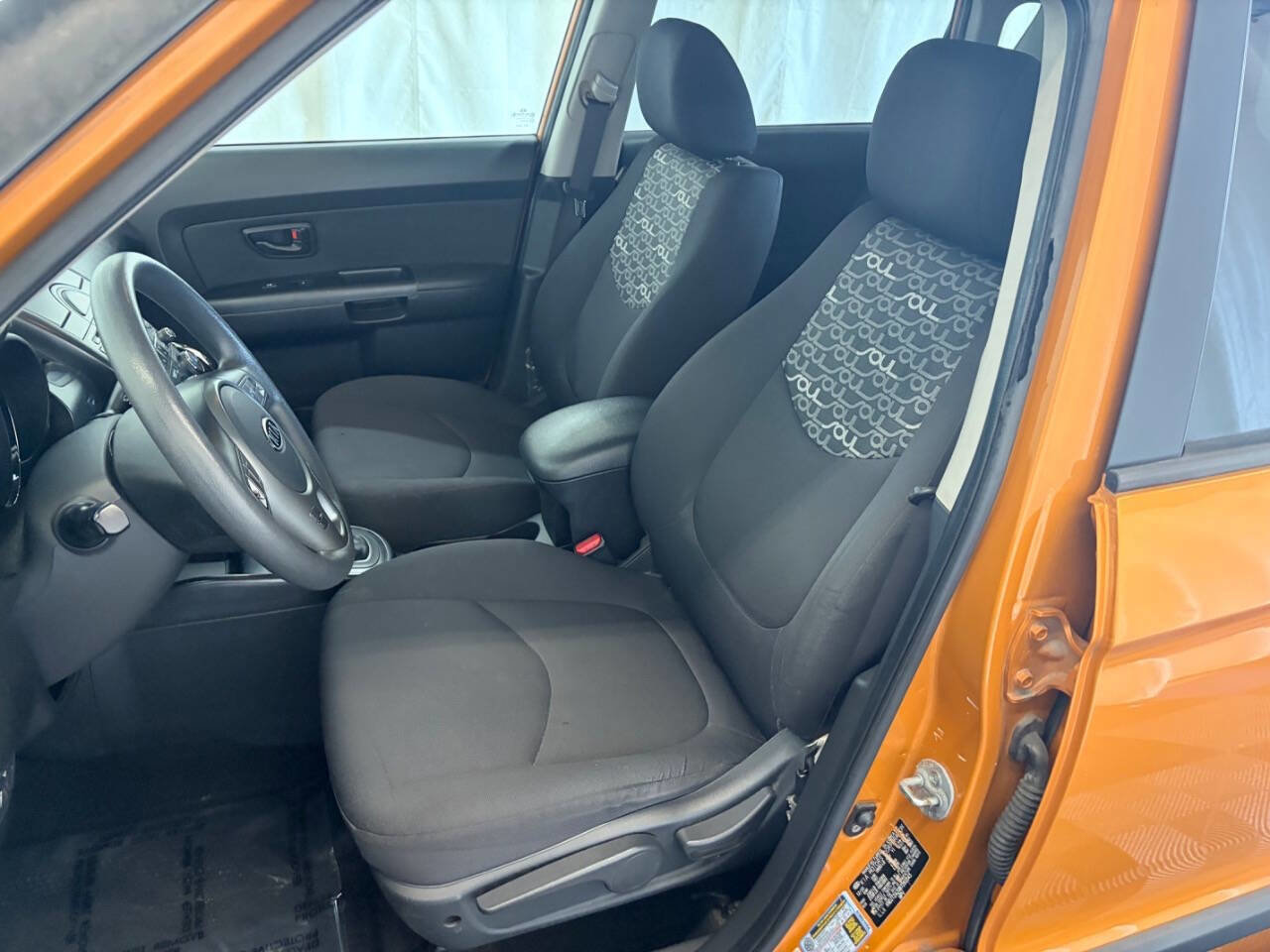 Used 2011 Kia Soul + FWD image 19
