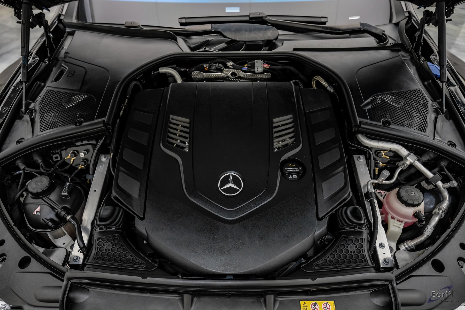 Used 2024 Mercedes-Benz S 580 4MATIC Sedan w/ AMG Line image 3