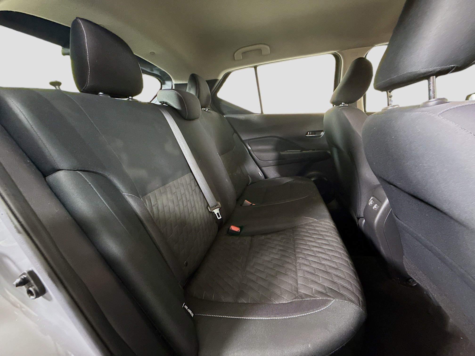 Used 2021 Nissan Kicks SV image 27