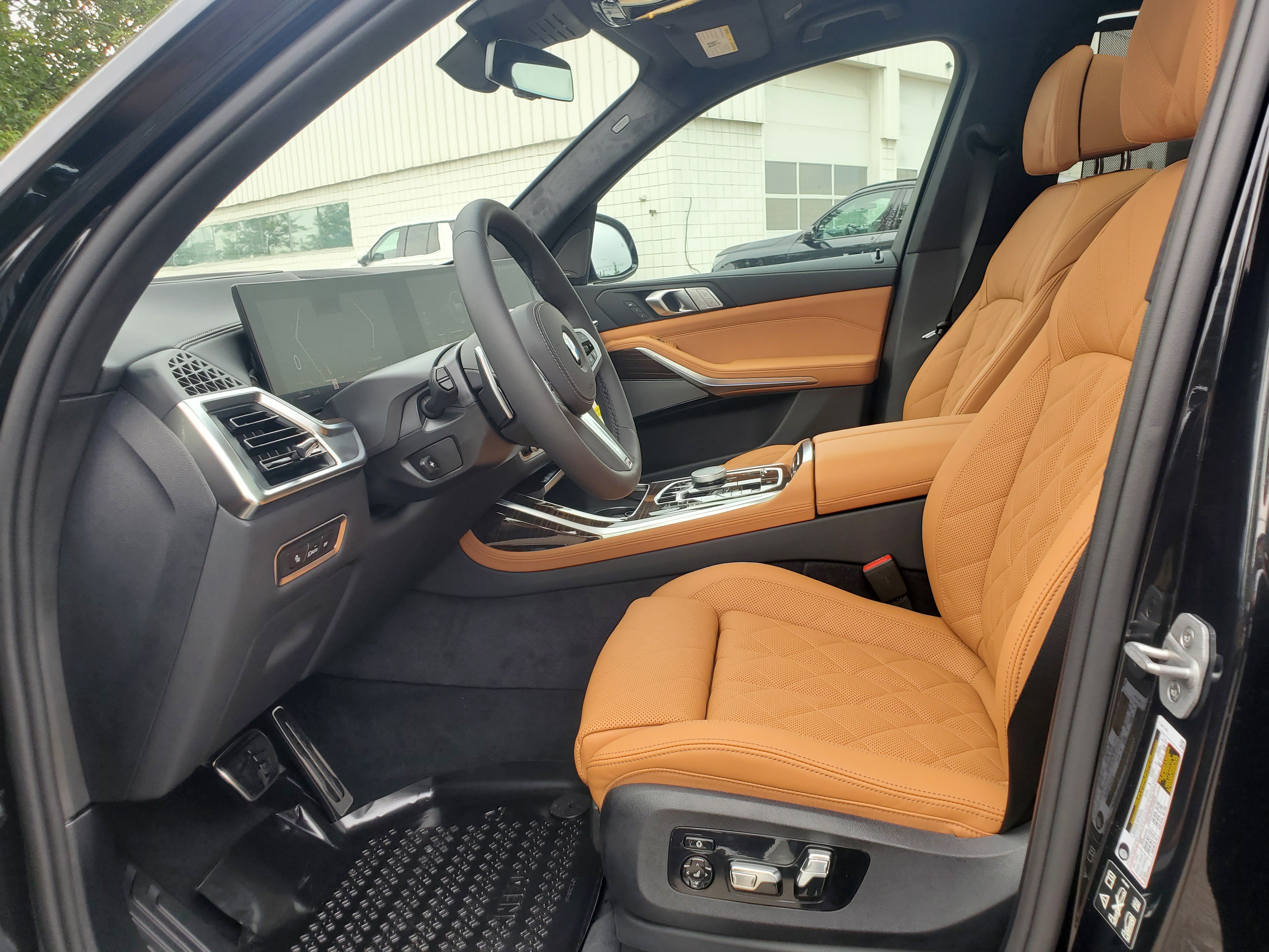 New 2027 BMW X7 xDrive40i w/ M Sport Package AWD/4WD image 9