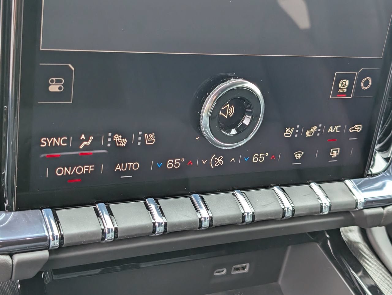 New 2026 GMC Yukon XL AT4 w/ AT4 Premium Package AWD/4WD image 13