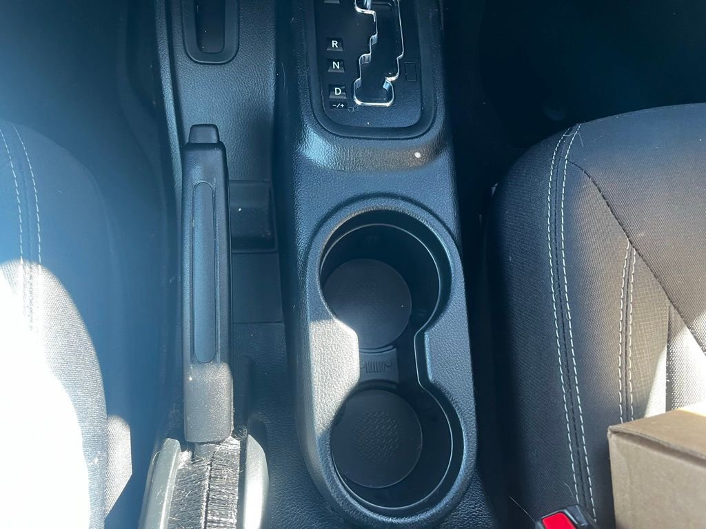 Used 2018 Jeep Wrangler Rubicon w/ Power Convenience Group image 17