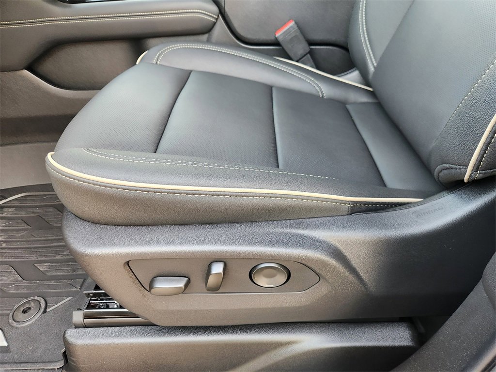 New 2026 GMC Yukon Elevation w/ Elevation Premium Package image 16