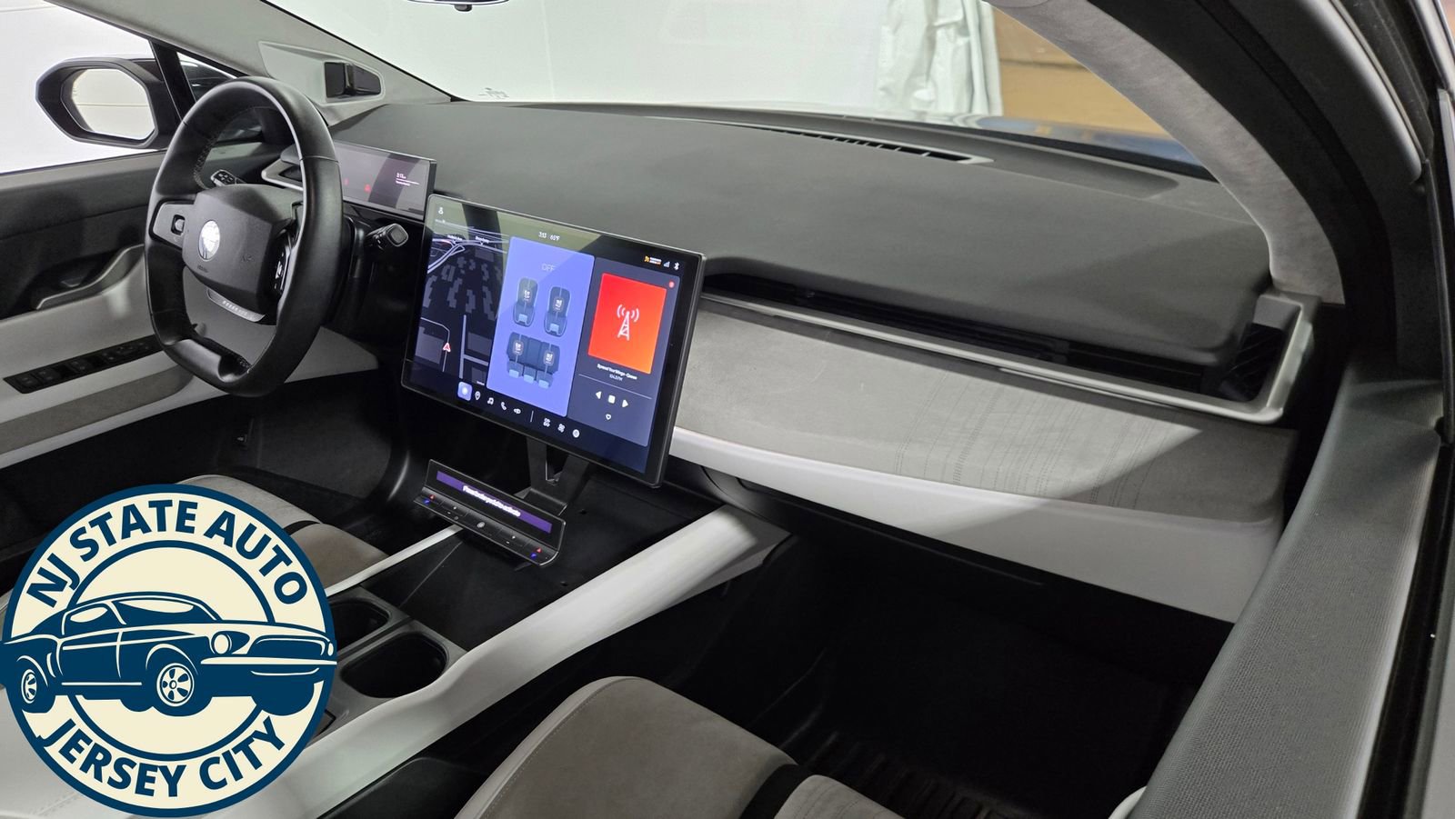 Used 2023 Fisker Ocean One image 32