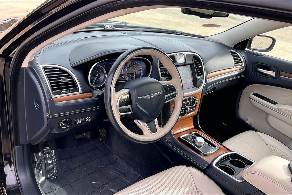 Used 2019 Chrysler 300 C w/ Safetytec Plus Group image 13