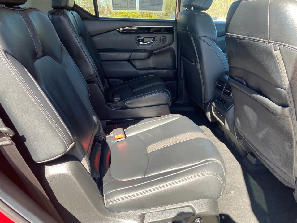 Certified 2025 Honda Pilot Touring image 33