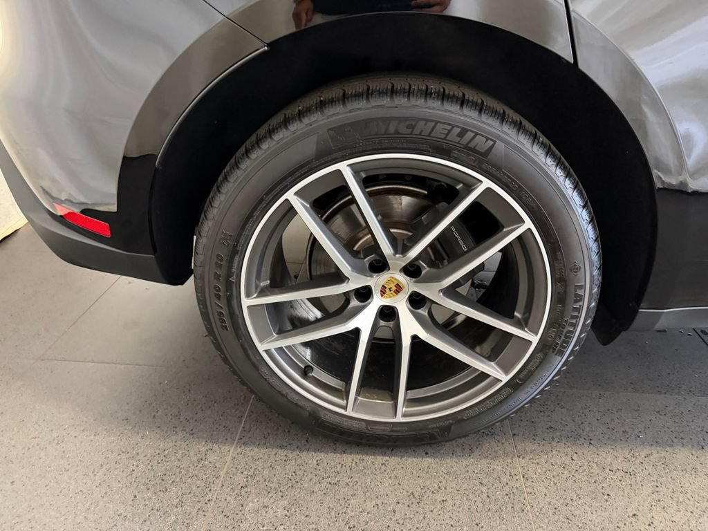 Certified 2026 Porsche Macan AWD/4WD image 12