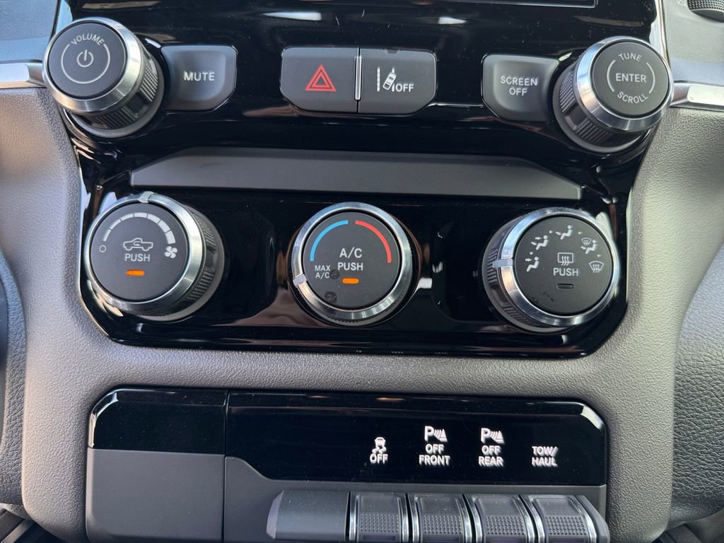 Used 2025 RAM 1500 Big Horn RWD image 22