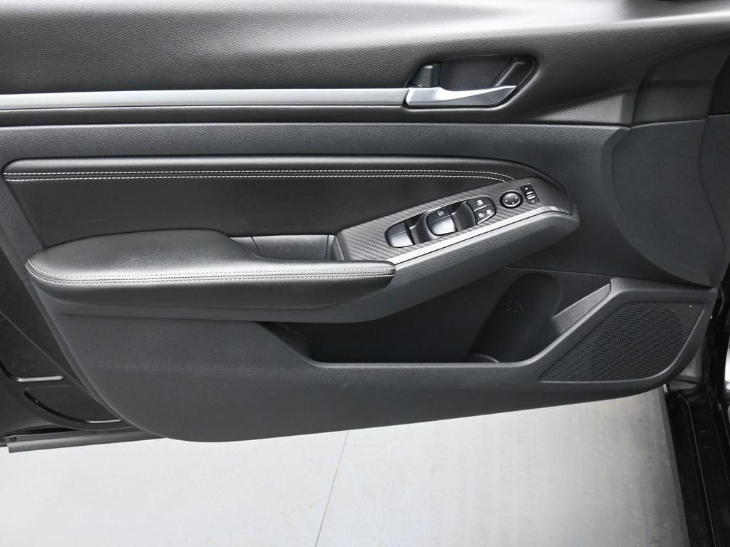 Used 2019 Nissan Altima 2.5 SV image 9