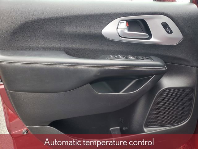 Used 2021 Chrysler Pacifica Touring-L w/ S Appearance Package image 16