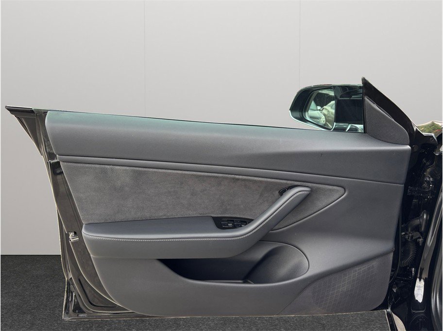 Used 2018 Tesla Model 3 Mid Range image 19