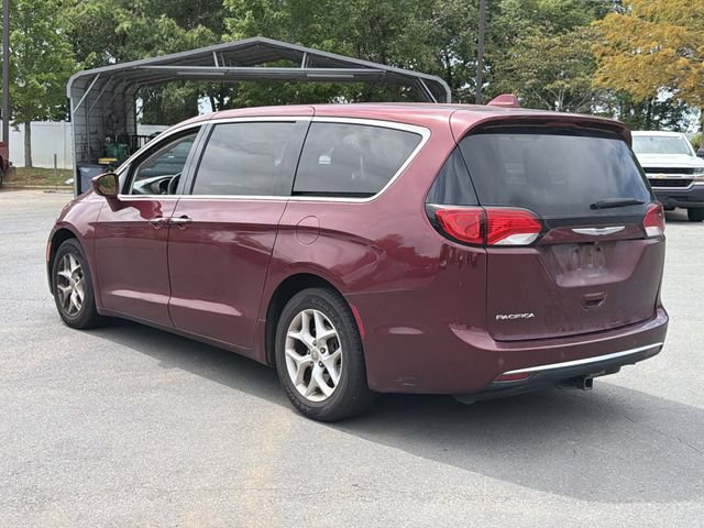 Used 2018 Chrysler Pacifica Touring Plus w/ Tire & Wheel Group FWD image 3