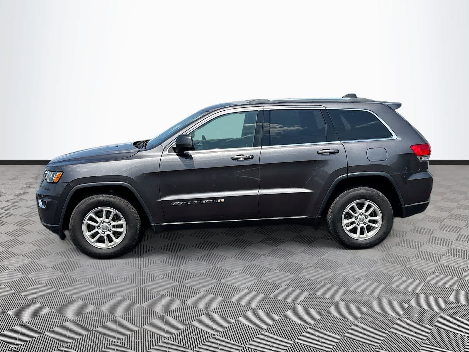 Used 2018 Jeep Grand Cherokee Laredo AWD/4WD image 8