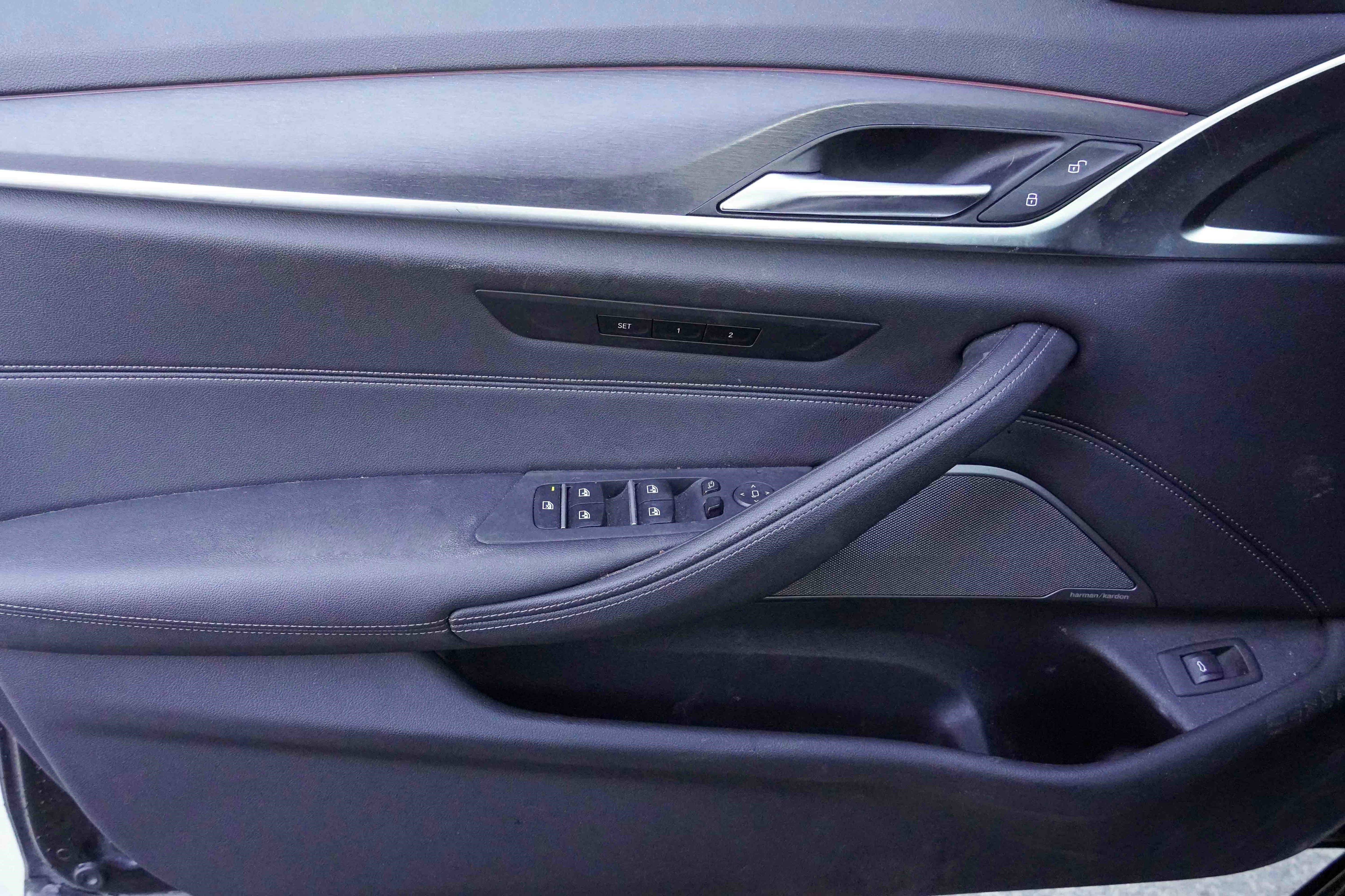 Certified 2023 BMW 530i xDrive w/ M Sport Package image 31