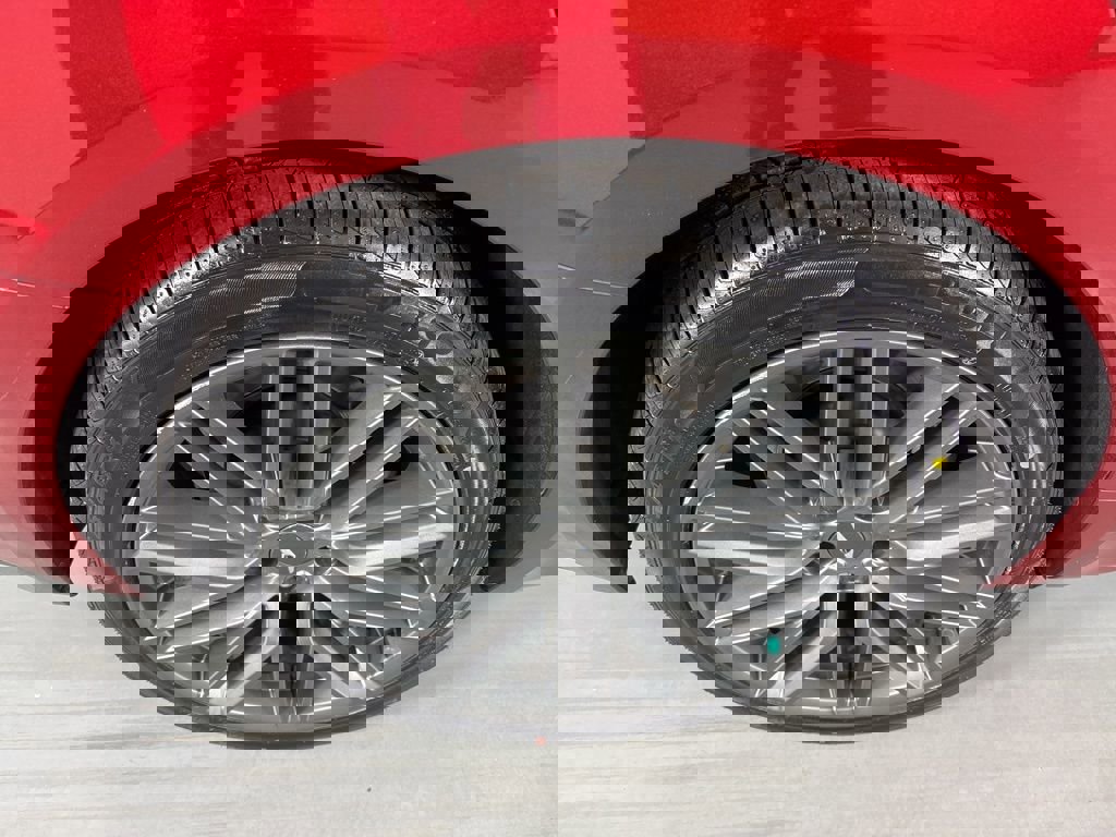 Used 2019 Genesis G70 2.0T Advanced image 10