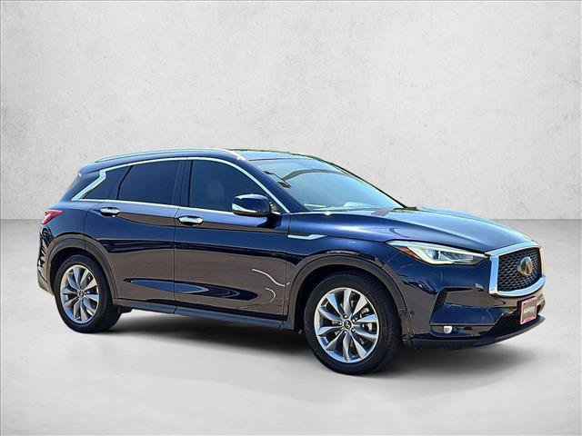Used 2020 INFINITI QX50 Luxe w/ Navigation Package FWD image 2