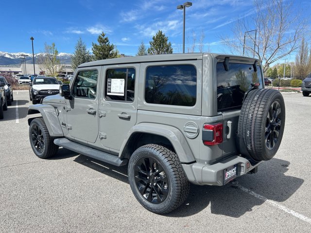 Used 2023 Jeep Wrangler Unlimited Sahara AWD/4WD image 8