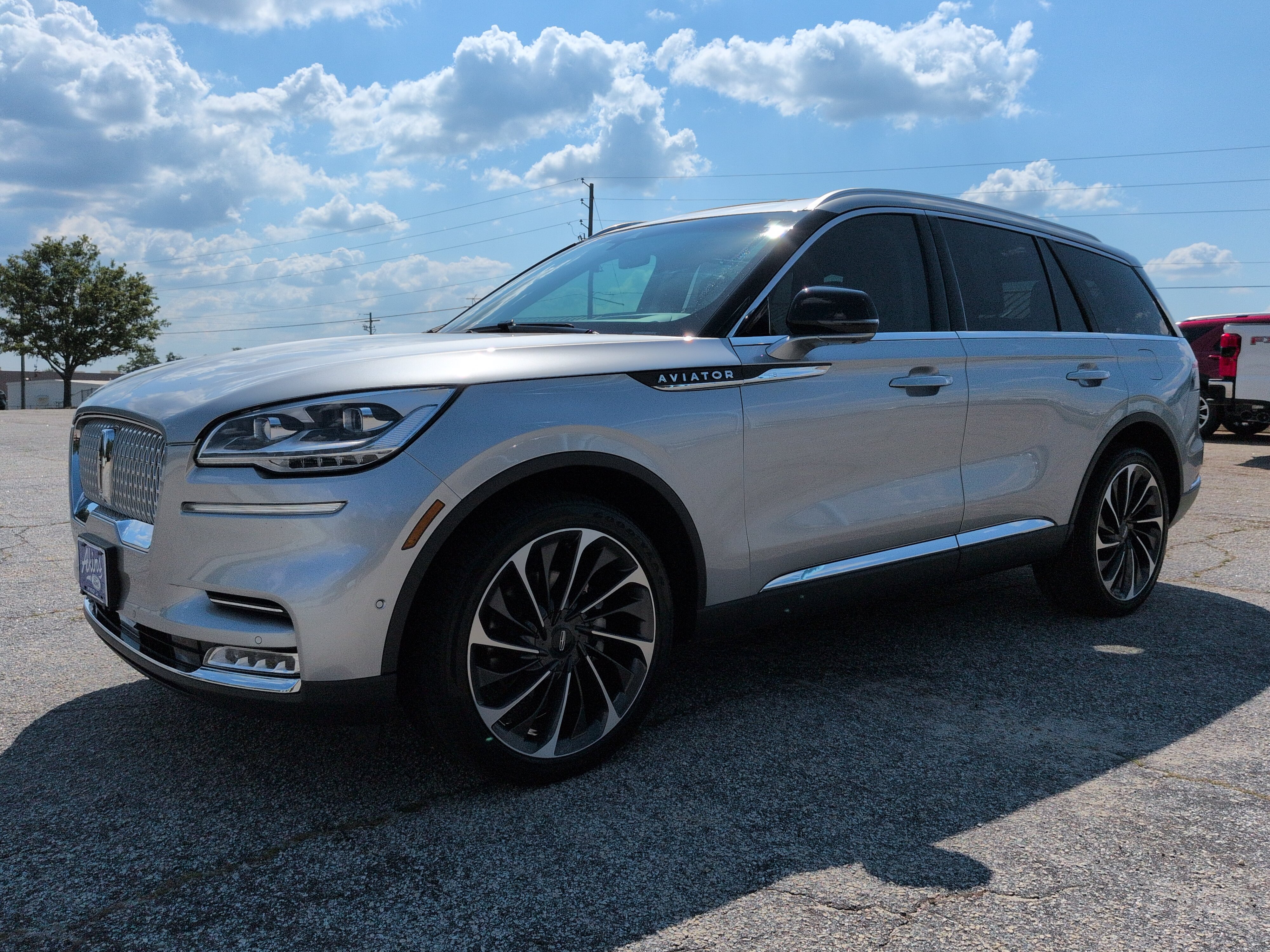 Used 2020 Lincoln Aviator Reserve w/ Equipment Group 202A AWD/4WD image 6