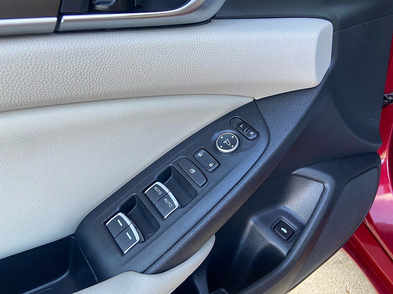 Used 2018 Honda Accord LX image 11