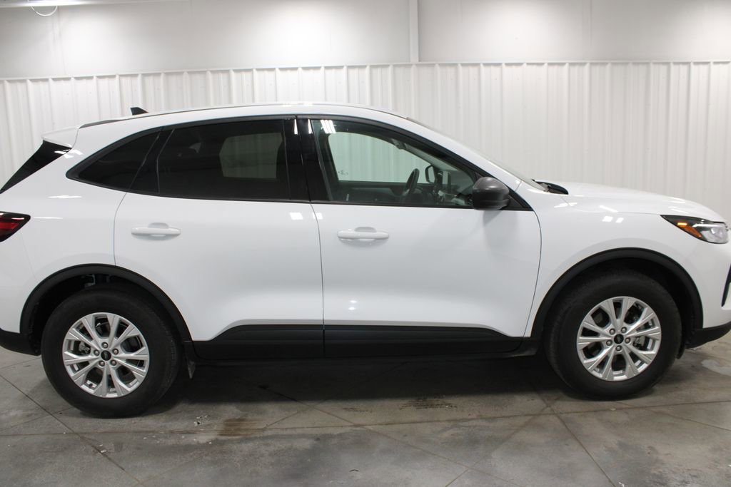 Used 2025 Ford Escape Active AWD/4WD image 11
