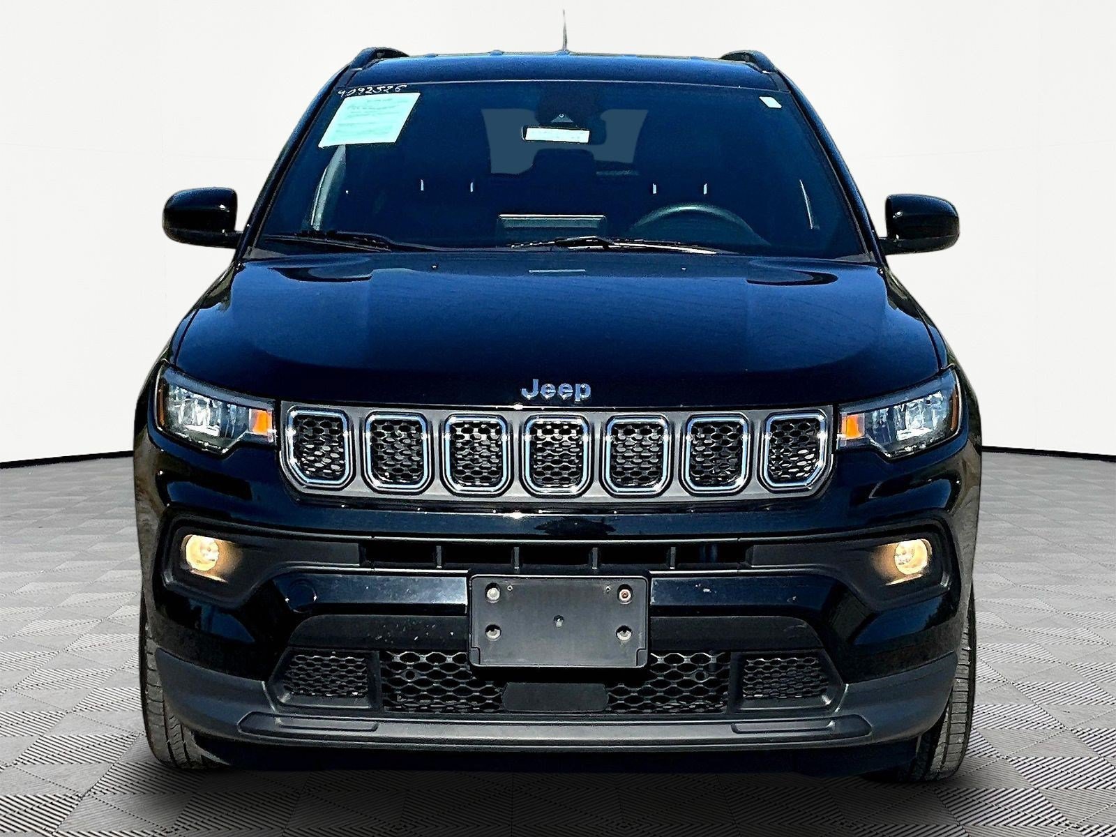 Used 2024 Jeep Compass Latitude AWD/4WD image 10