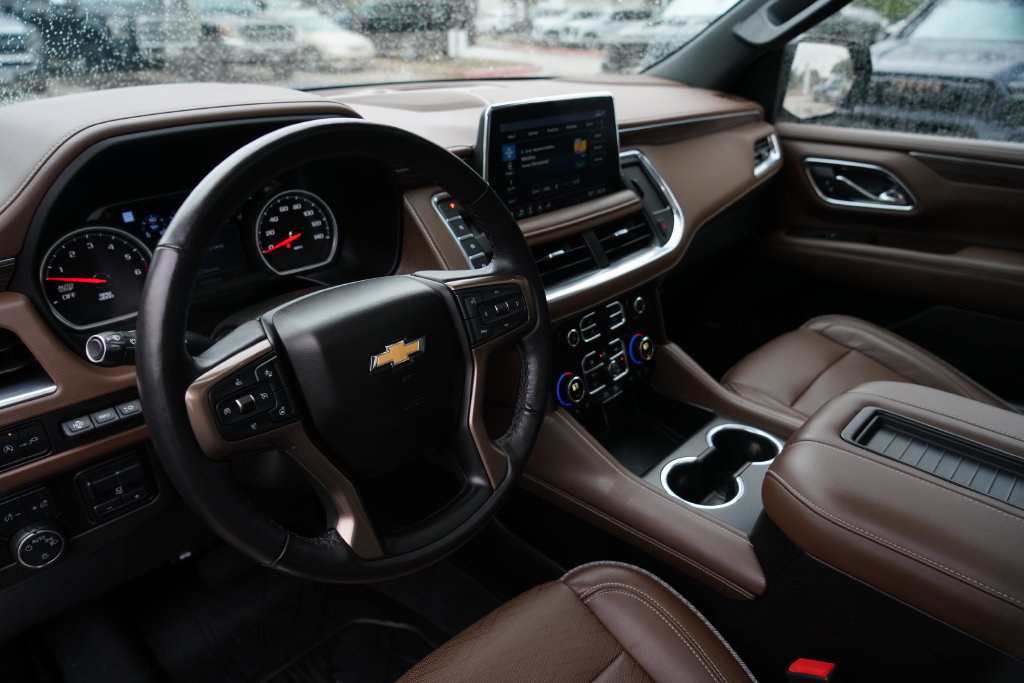 Used 2021 Chevrolet Suburban High Country w/ Premium Package AWD/4WD image 7