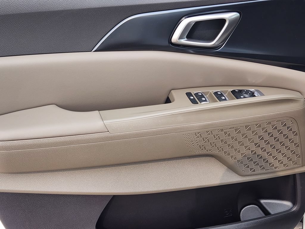 New 2027 Kia Carnival FWD image 8