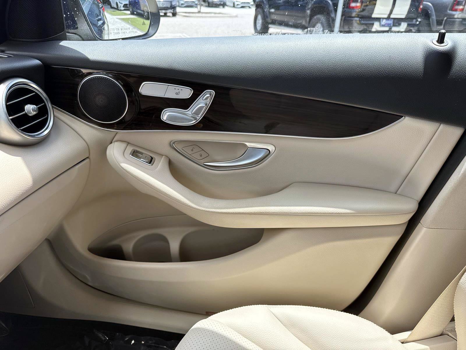 Certified 2022 Mercedes-Benz GLC 300 image 23