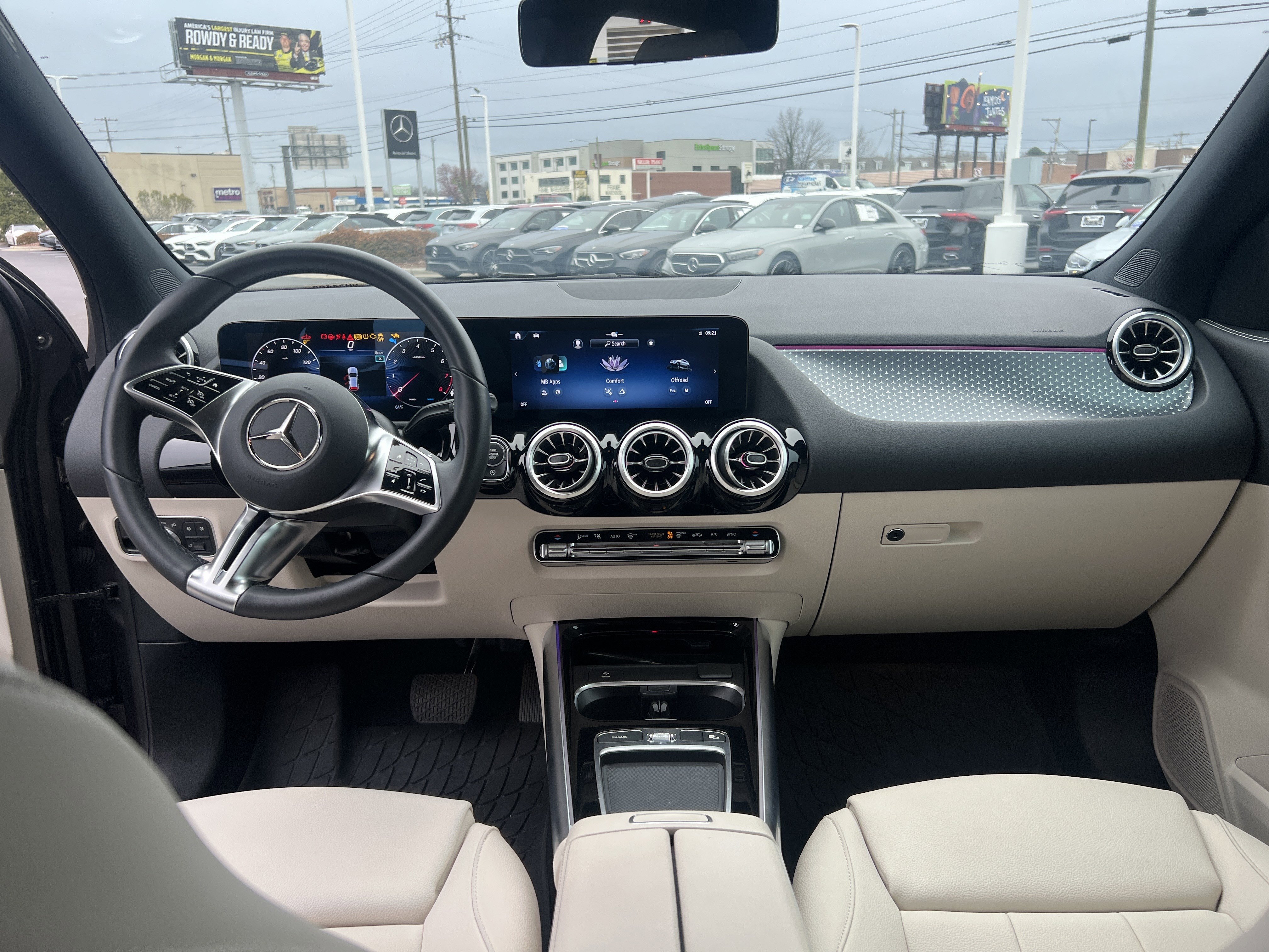 Used 2025 Mercedes-Benz GLA 250 4MATIC image 30