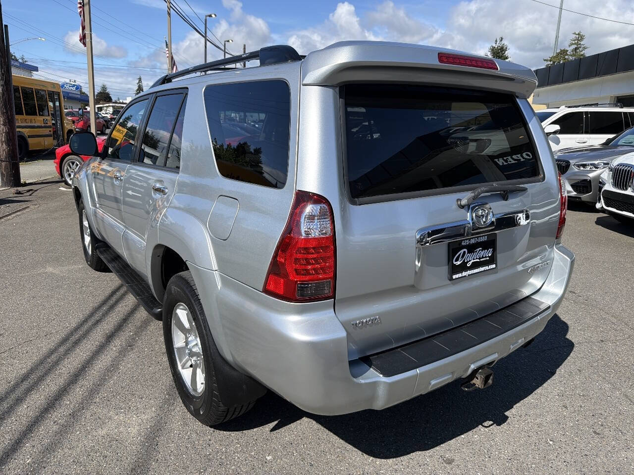Used 2007 Toyota 4Runner SR5 AWD/4WD image 3