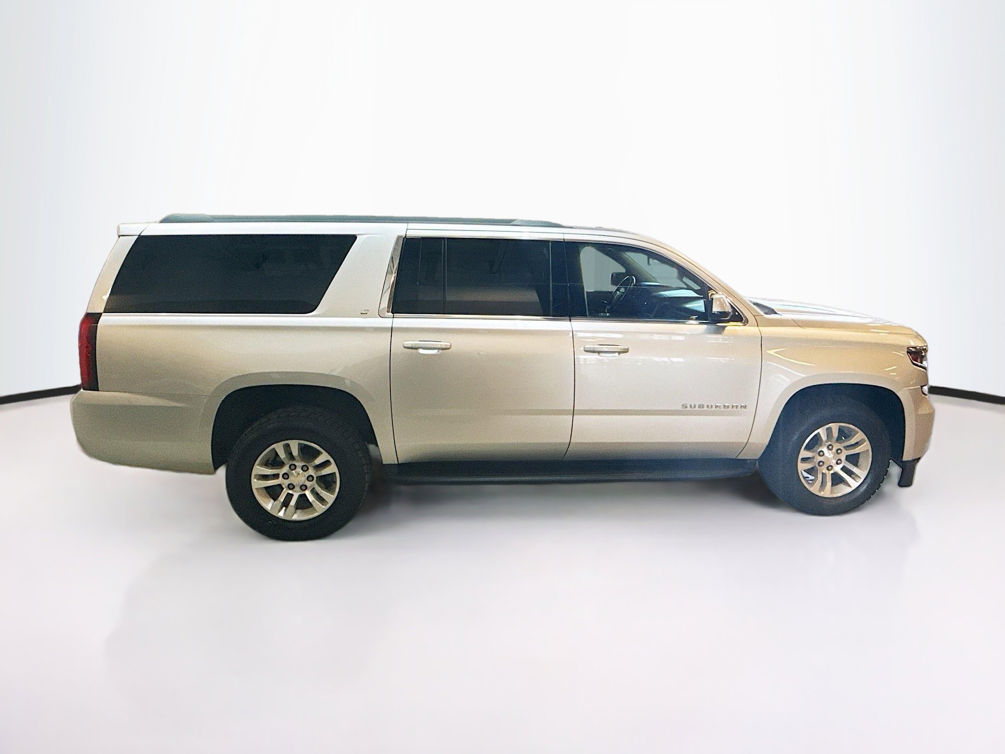Used 2019 Chevrolet Suburban LT image 10