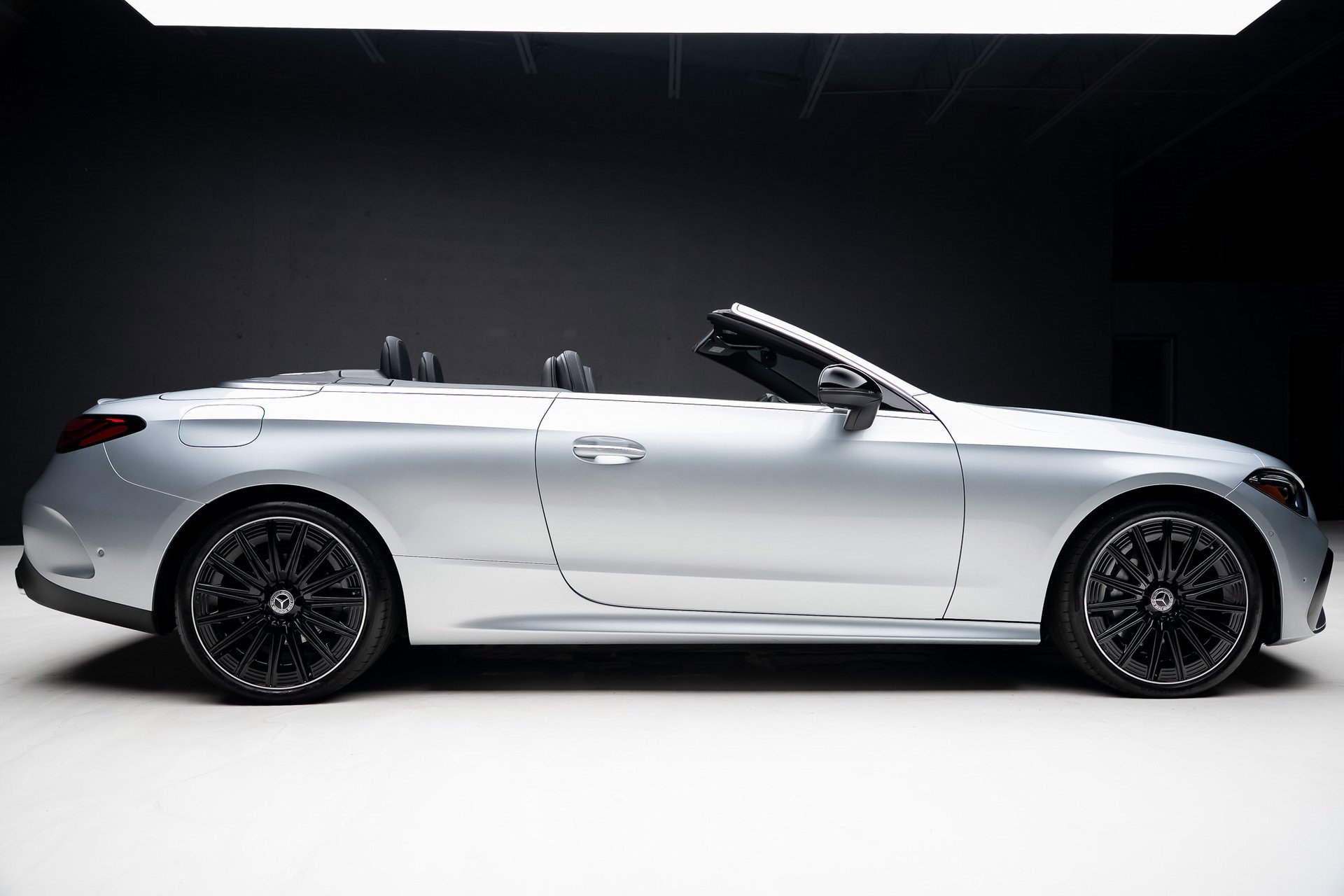 Used 2024 Mercedes-Benz CLE 300 4MATIC Cabriolet image 38