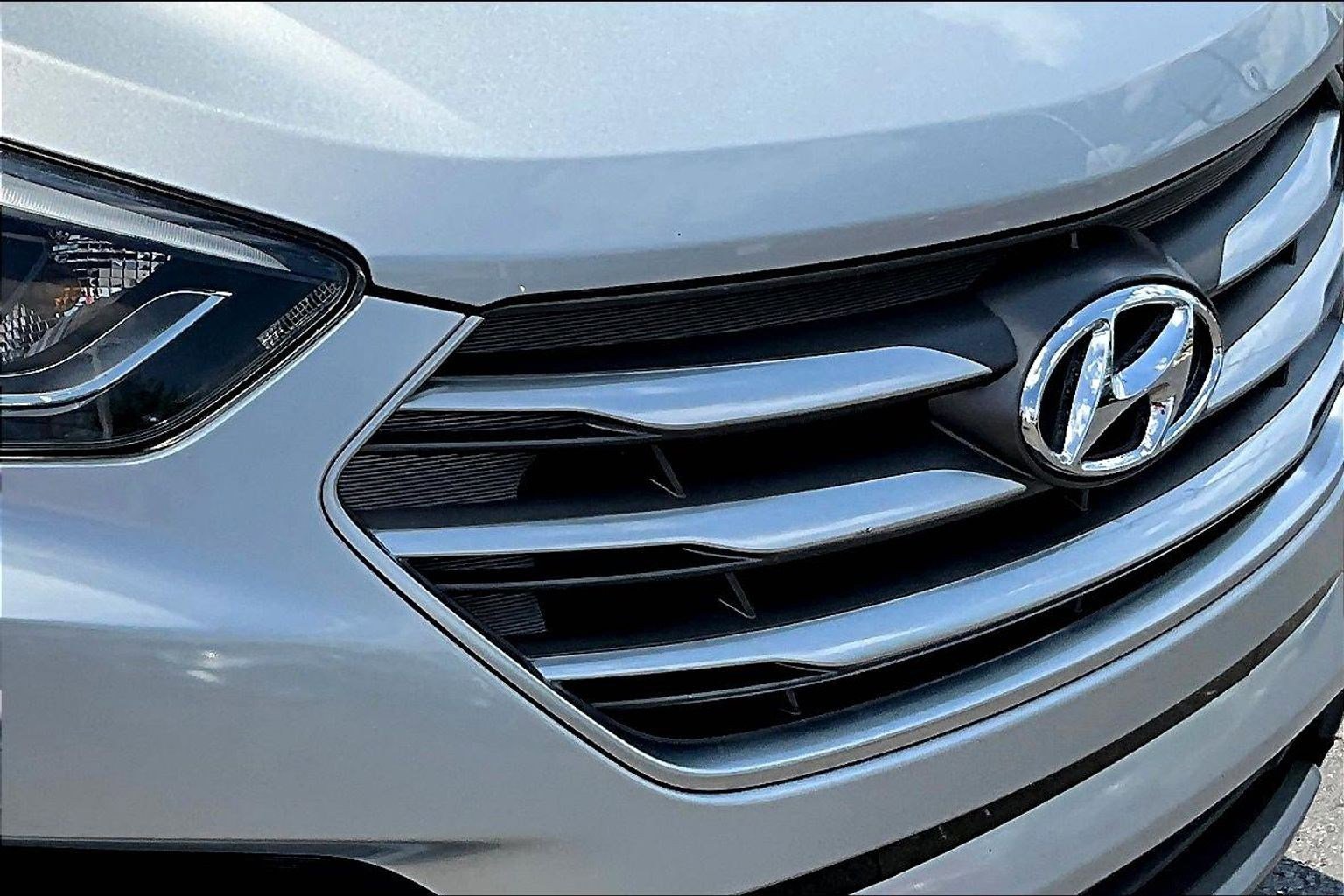 Used 2017 Hyundai Santa Fe Sport AWD/4WD image 32