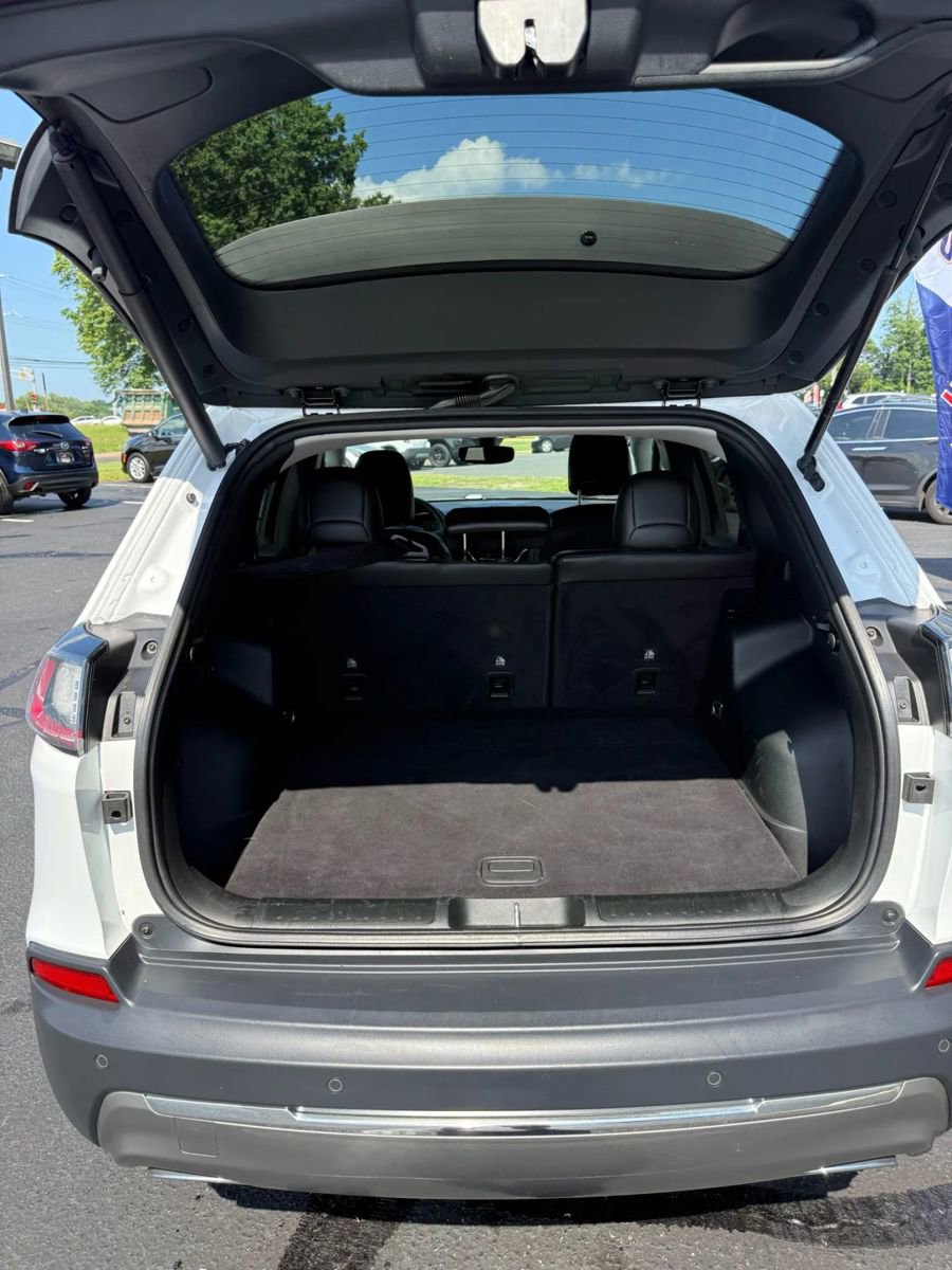 Used 2019 Jeep Cherokee Limited AWD/4WD image 34