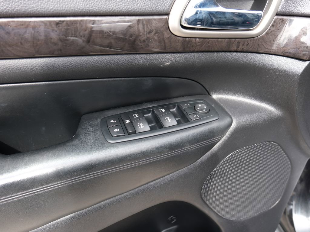 Used 2011 Jeep Grand Cherokee Laredo image 28