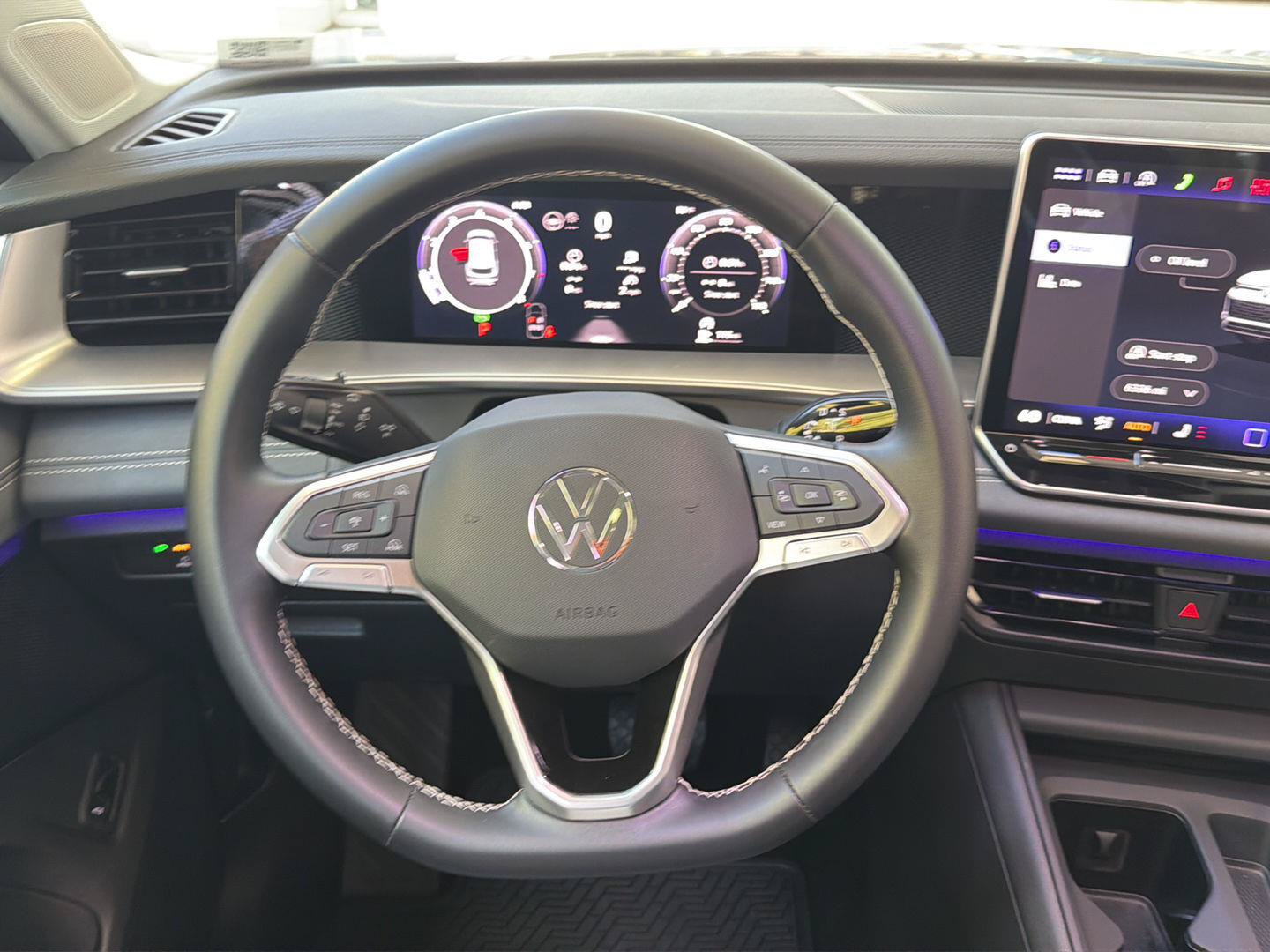 Certified 2026 Volkswagen Tiguan SE w/ Panoramic Sunroof Package FWD image 13