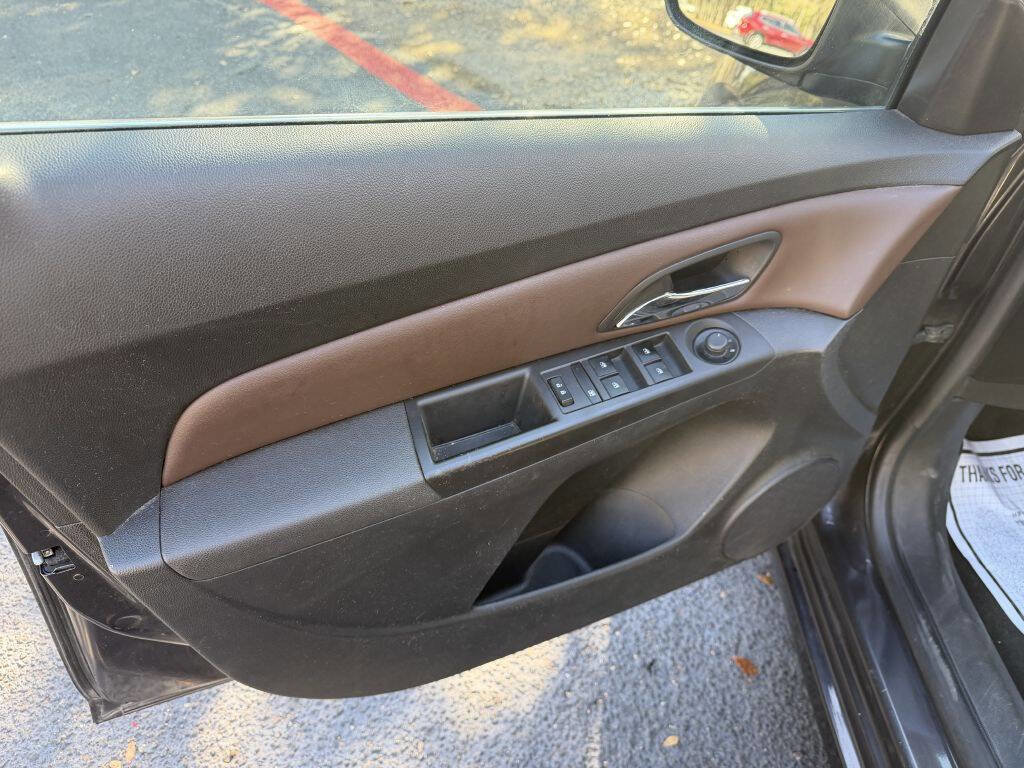 Used 2015 Chevrolet Cruze LT image 10