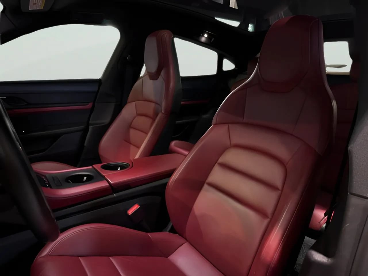 Used 2022 Porsche Taycan RWD image 13