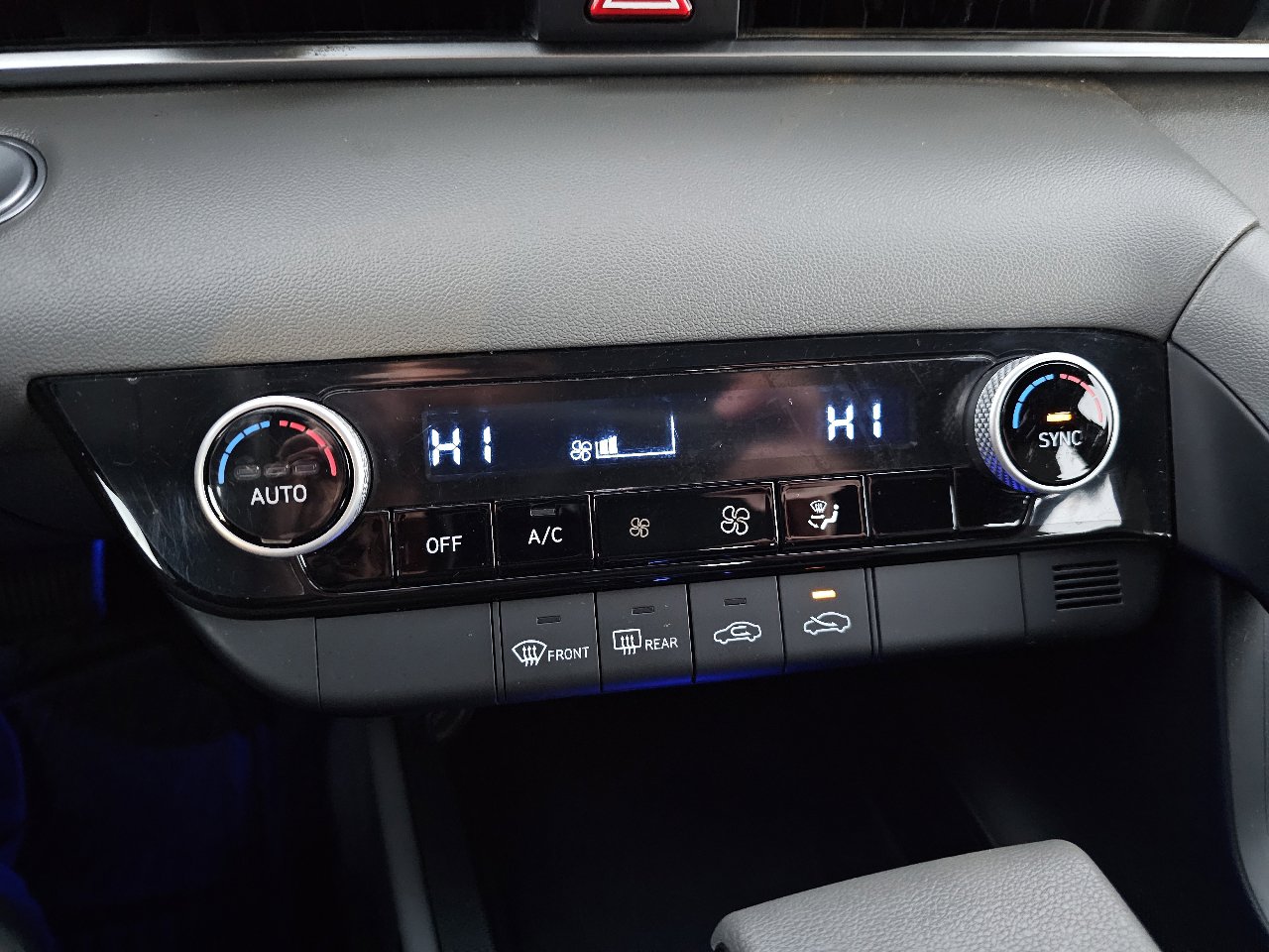 Used 2022 Hyundai Elantra SEL image 49