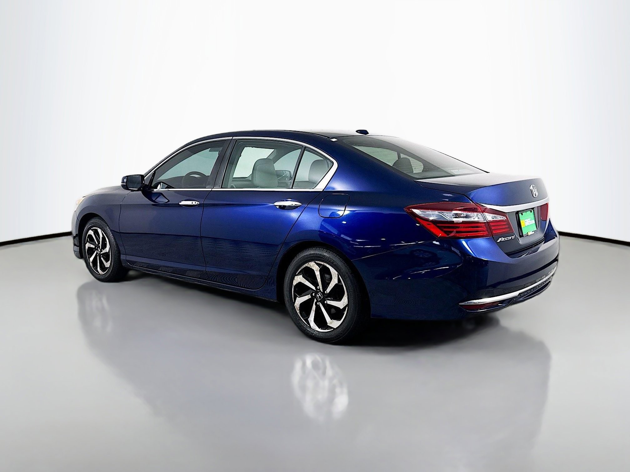 Used 2016 Honda Accord EX image 6