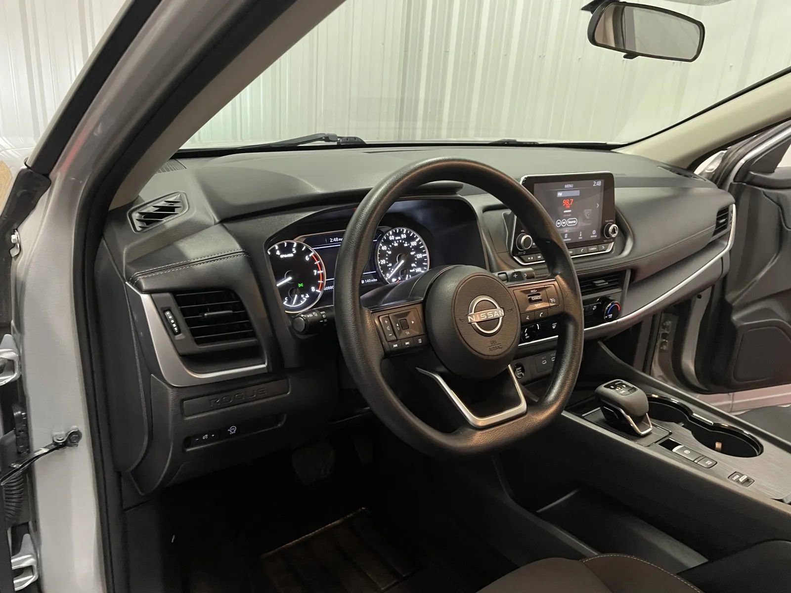 Used 2024 Nissan Rogue S FWD image 33
