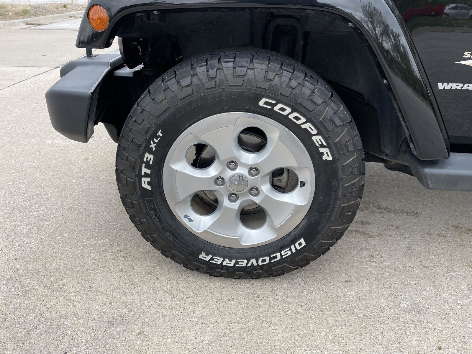 Used 2015 Jeep Wrangler Sahara AWD/4WD image 10