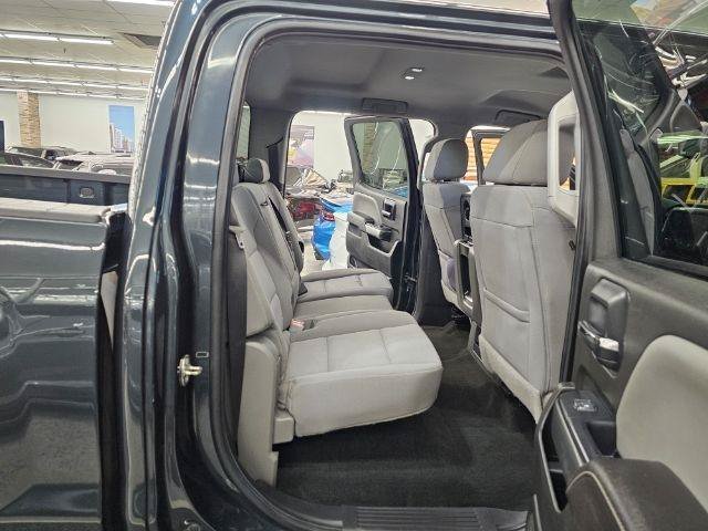 Used 2018 Chevrolet Silverado 1500 LT w/ All Star Edition AWD/4WD image 11