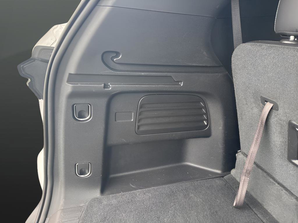 Used 2025 Buick Enclave Preferred image 37