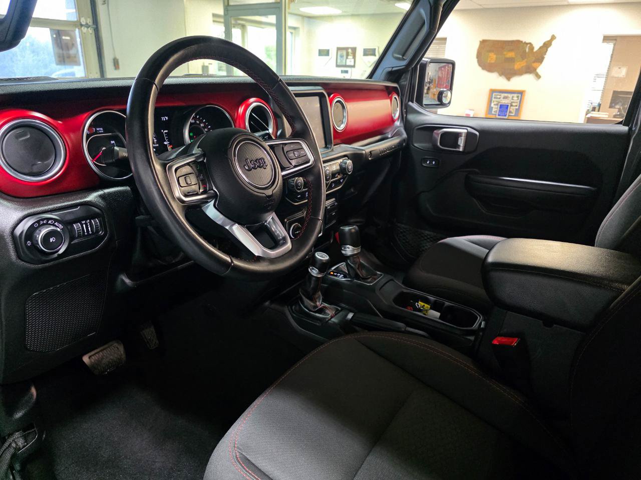 Used 2019 Jeep Wrangler Unlimited Rubicon AWD/4WD image 17