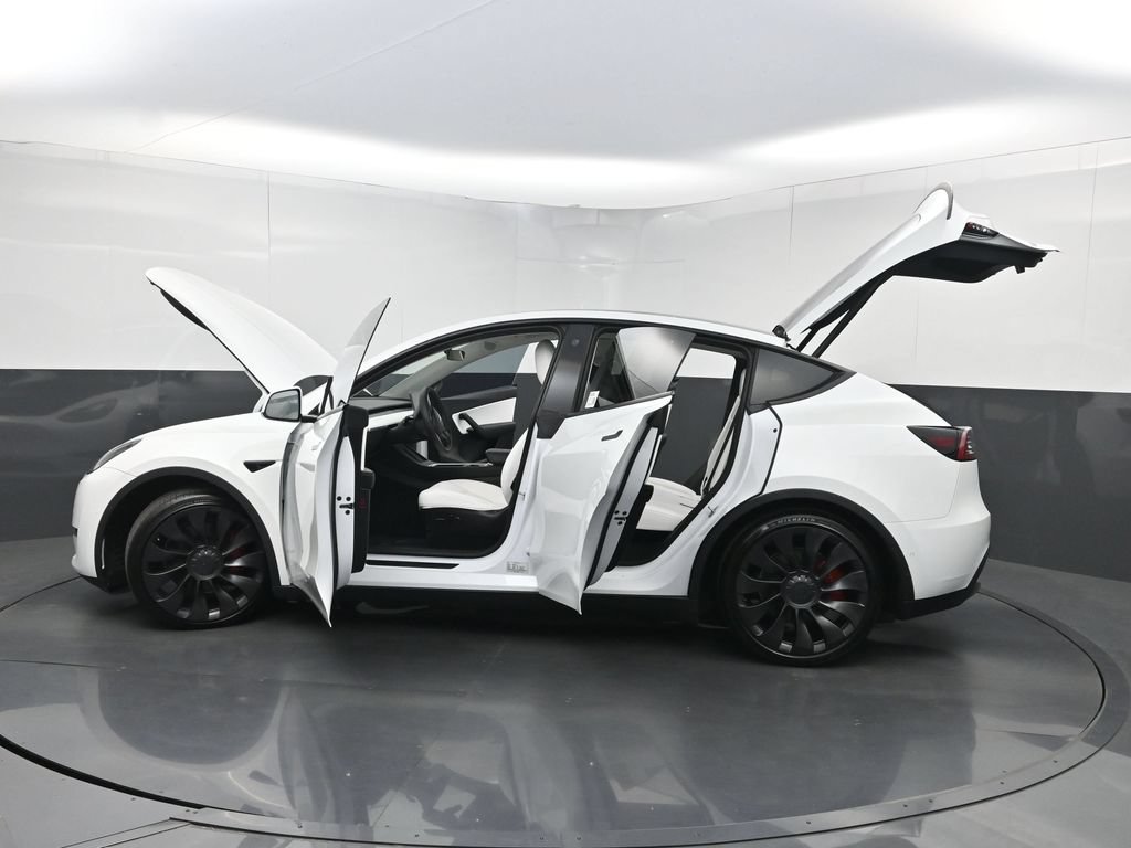Used 2022 Tesla Model Y Performance AWD/4WD image 35